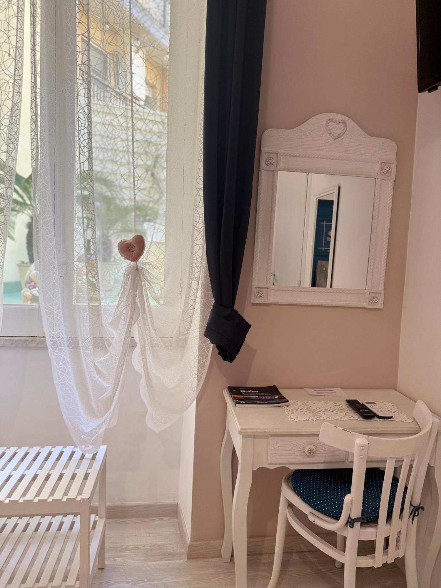 Le Stanze Del Centro Termoli Exterior foto