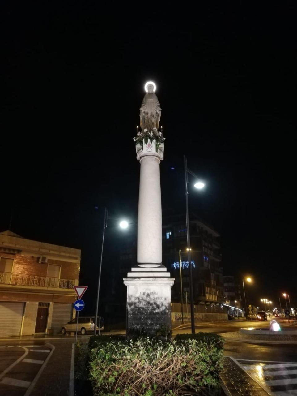 Le Stanze Del Centro Termoli Exterior foto